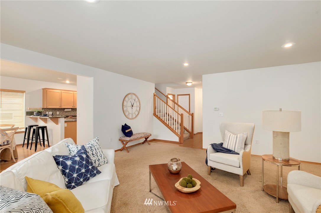 320 Zillah Place Southeast Renton, WA 98059 - Photo 3 of 25 Gallery Image 3