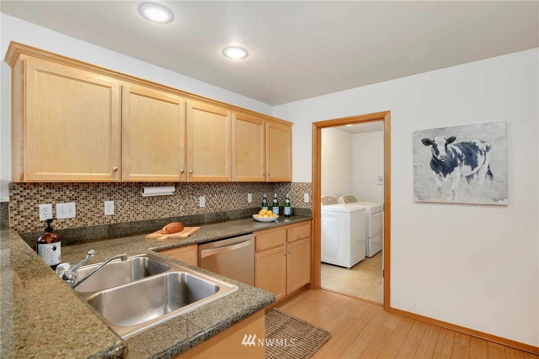 320 Zillah Place Southeast Renton, WA 98059 - Photo 8 of 25 Gallery Image 8