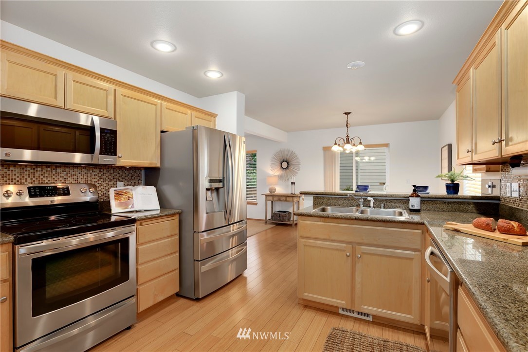 320 Zillah Place Southeast Renton, WA 98059 - Photo 9 of 25 Gallery Image 9