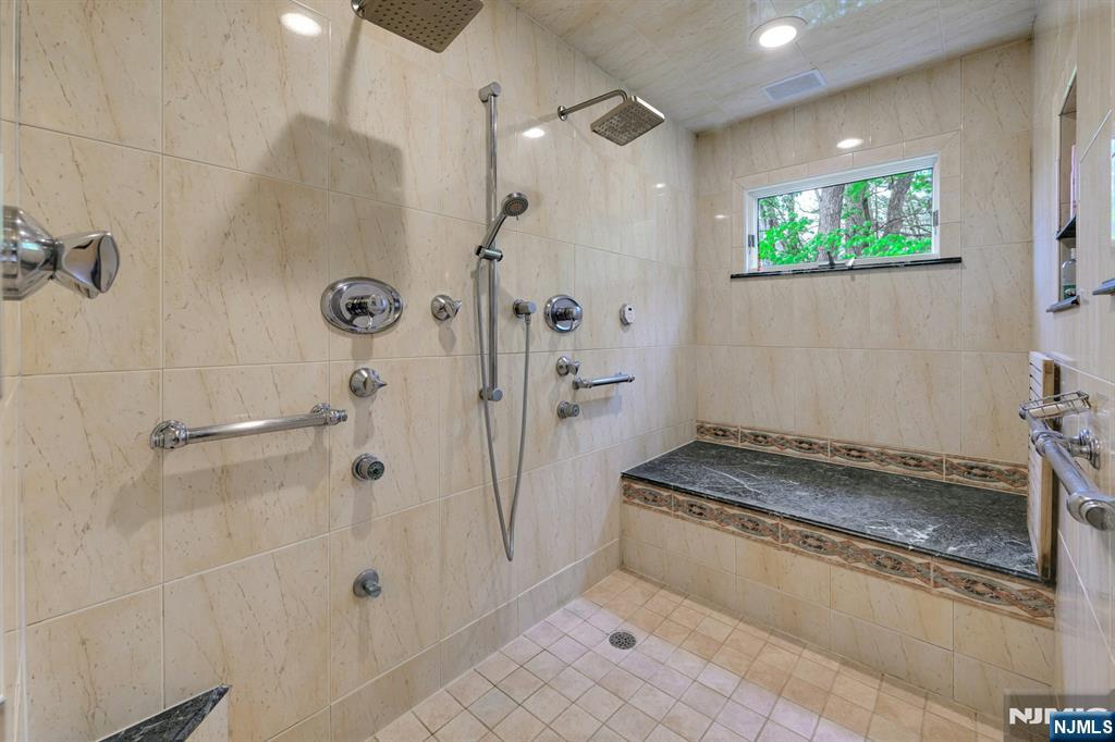 59 Green Hill Road Butler, NJ 07405 - Photo 20 of 40