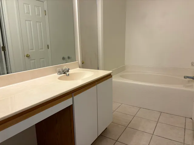 $2,200 | 1776 Vista Lake Circle, Melbourne, FL 32904