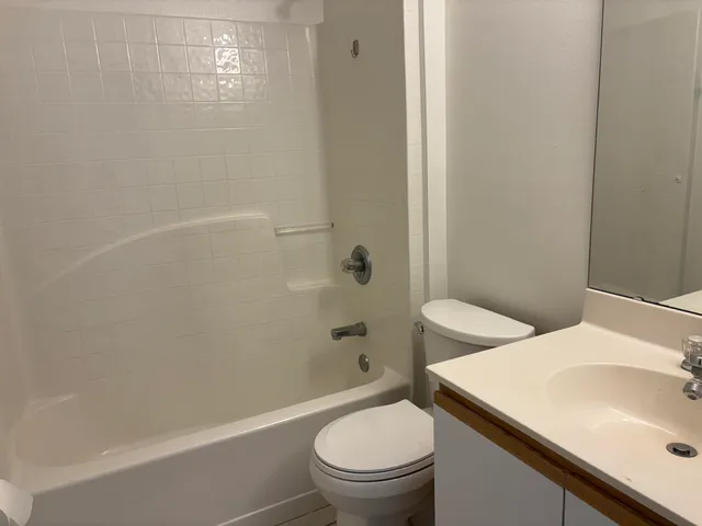 $2,200 | 1776 Vista Lake Circle, Melbourne, FL 32904