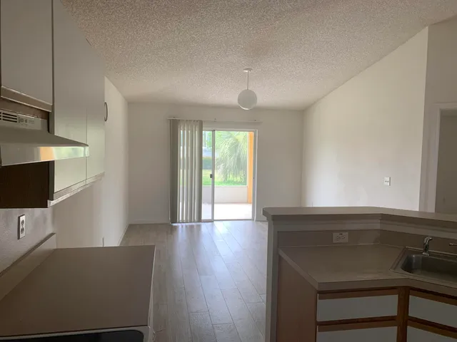 $2,200 | 1776 Vista Lake Circle, Melbourne, FL 32904