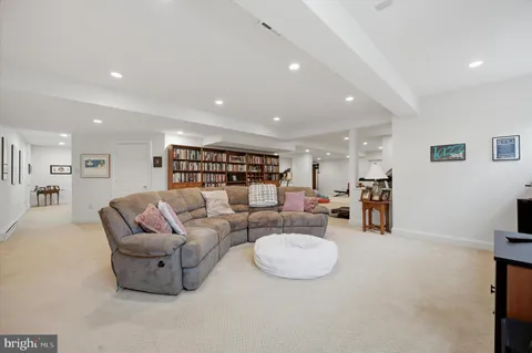 $1,199,000 | 16 Chestnut Lane, North Wales, PA 19454
