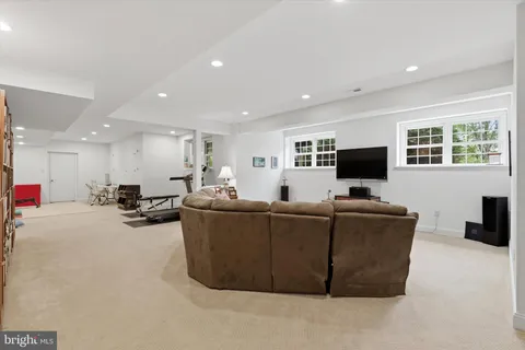 $1,199,000 | 16 Chestnut Lane, North Wales, PA 19454