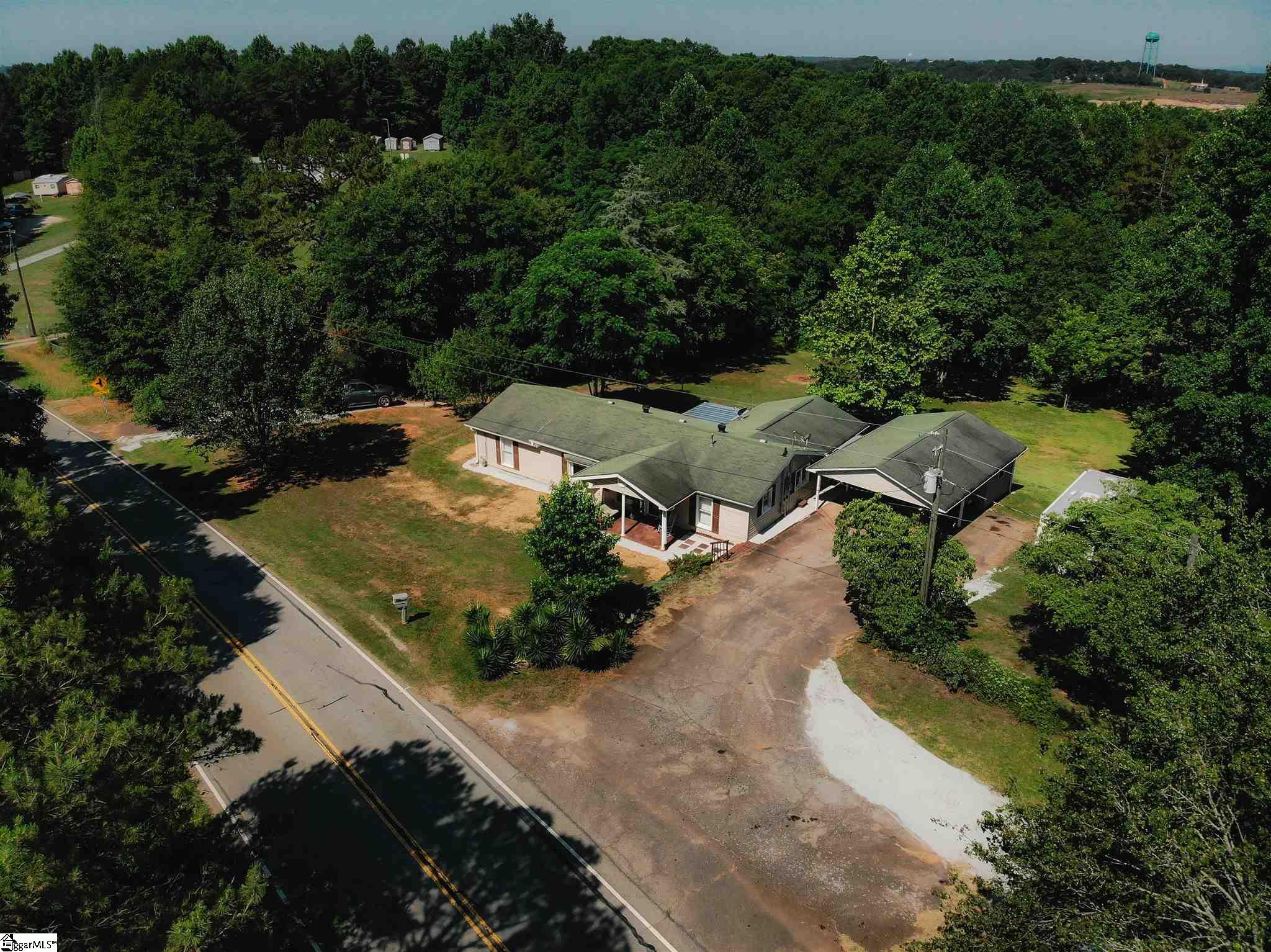 258 Friendship Road Seneca, SC 29678 - Photo 4 of 32 Gallery Image 4