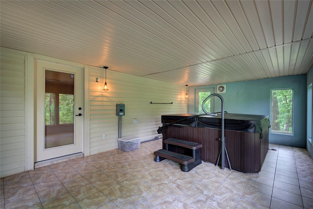 1920 County Rd SE 3370 Winnsboro, TX 75494 - Photo 21 of 40 a room with furniture
