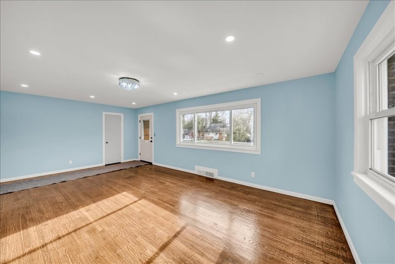 2829 Country Club Road Endwell, NY 13760 - Photo 4 of 23