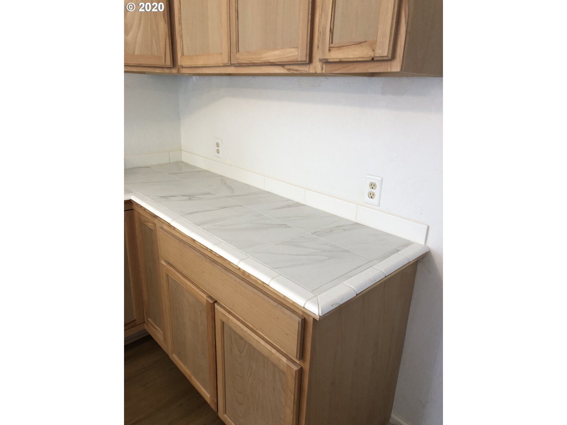 96465 Coverdell Road Brookings, OR 97415 - Photo 7 of 17 a utility room with washer and dryer