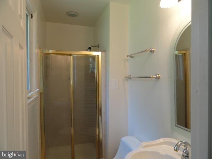 1104 Broadview Road Fort Washington, MD 20744 - Photo 12 of 18 Bath (Master)