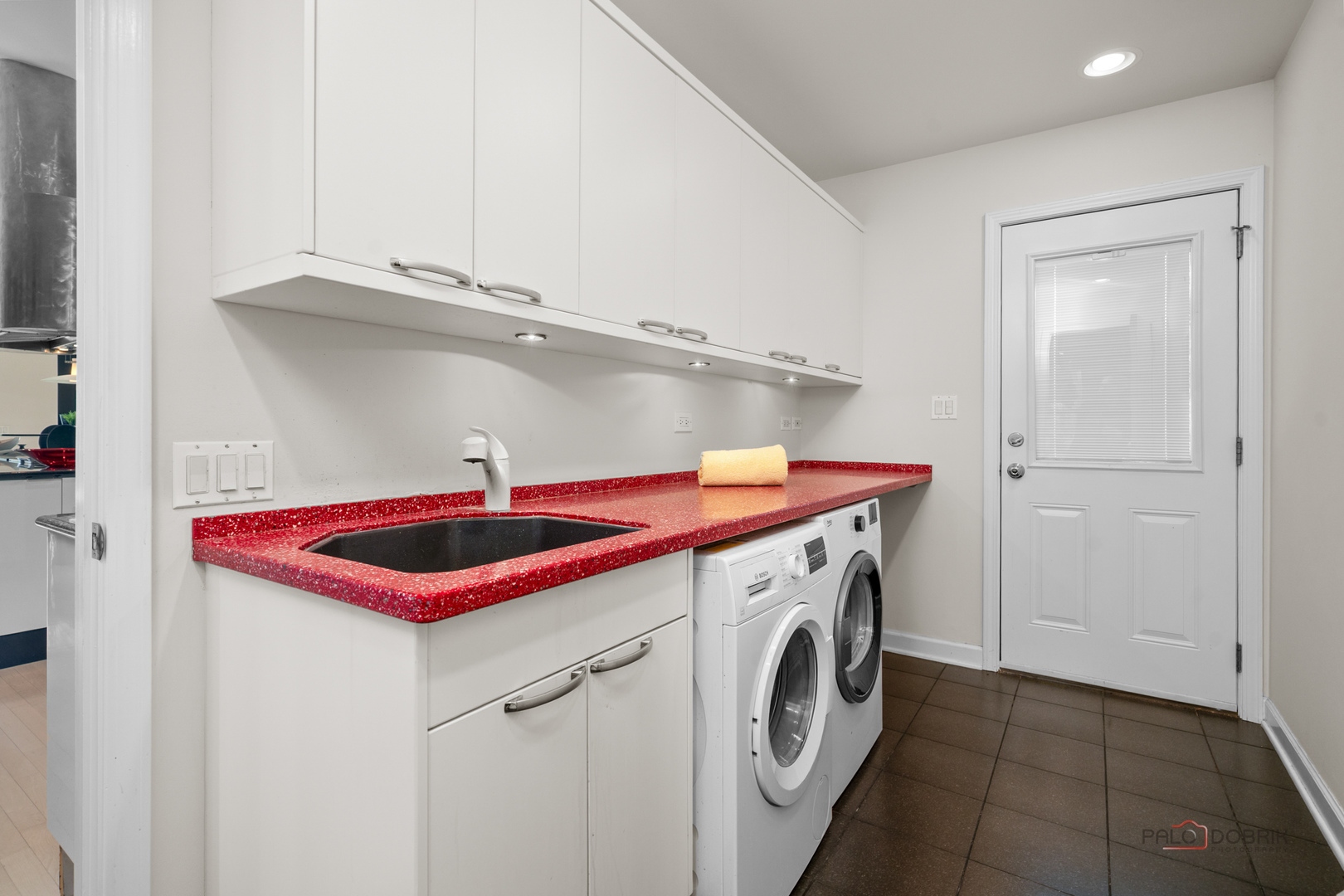 18620 McGuire Road Harvard, IL 60033 - Photo 13 of 40 a utility room with dryer and washer