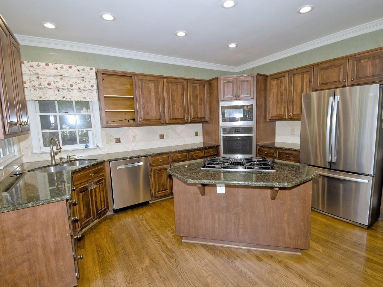 8772 Wildwood Links Raleigh, NC 27613 - Photo 7 of 26 Photo 7