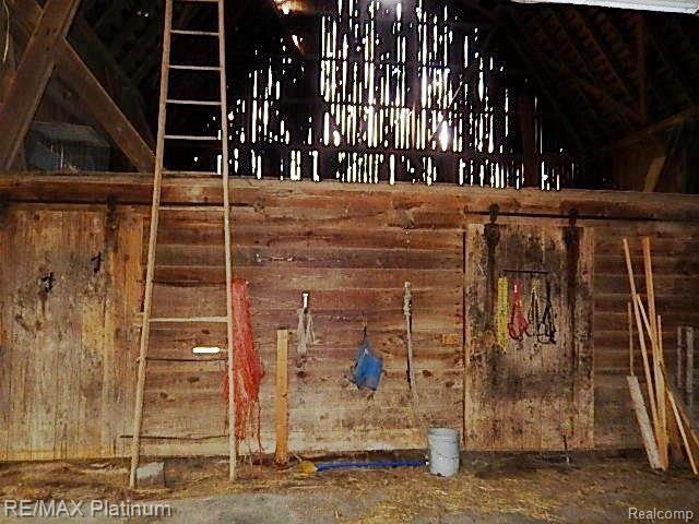 5309 Green Road Fenton, MI 48430 - Photo 16 of 35 16.jpg