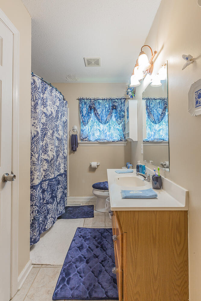 1626 Roberson Road Hixson, TN 37343 - Photo 13 of 32 1626 Roberson Road HD_-16