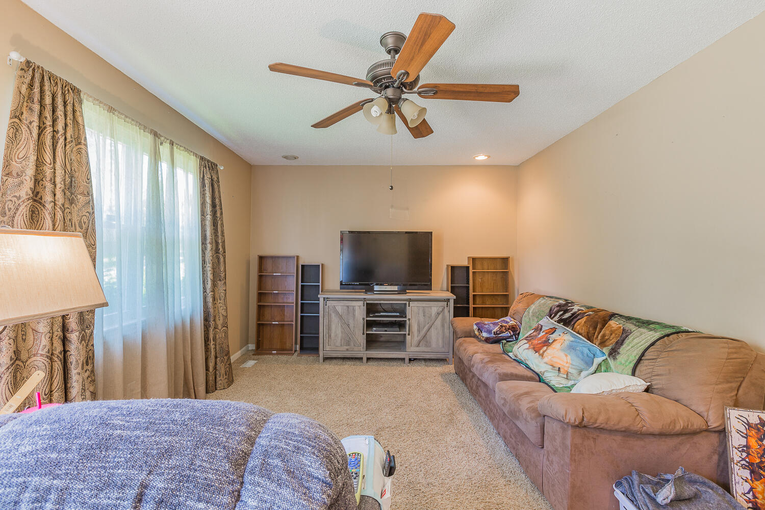 1626 Roberson Road Hixson, TN 37343 - Photo 3 of 32 1626 Roberson Road HD_-33