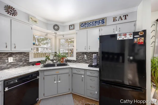 $300,000 | 8511 Riverest Drive, Portland, MI 48875