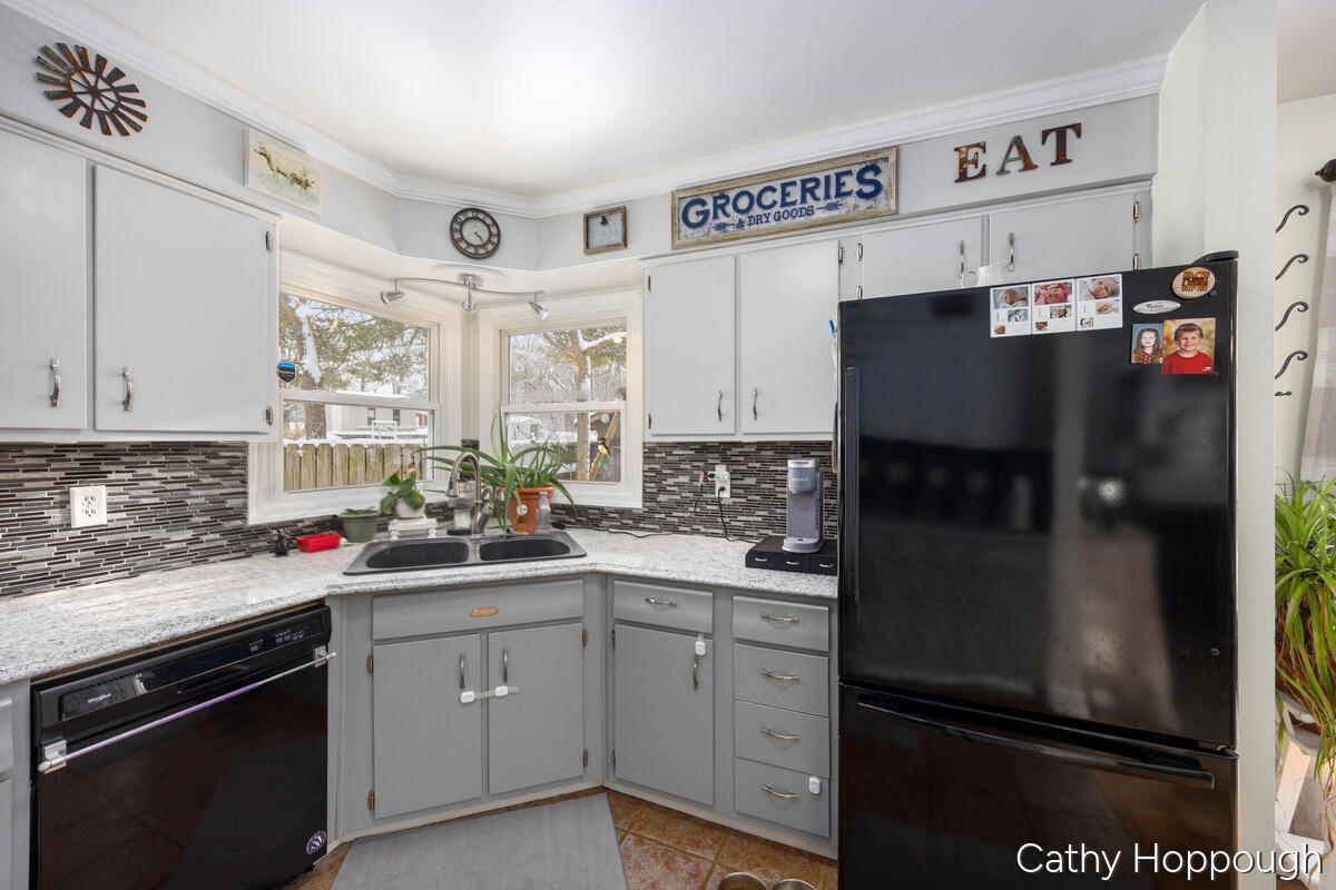 8511 Riverest Drive Portland, MI 48875 - Photo 11 of 34 8511-Riverest_011