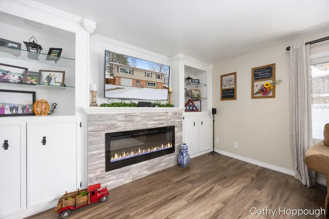 $300,000 | 8511 Riverest Drive, Portland, MI 48875