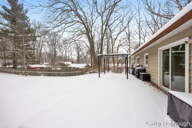 $300,000 | 8511 Riverest Drive, Portland, MI 48875