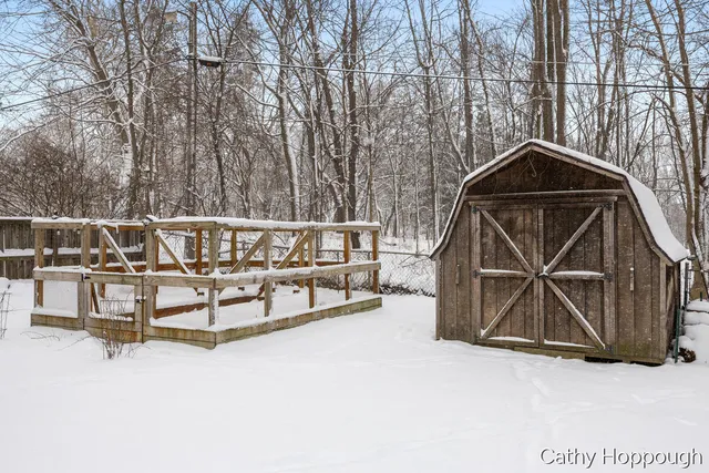 $300,000 | 8511 Riverest Drive, Portland, MI 48875