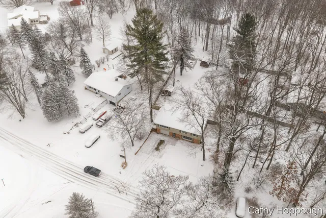 $300,000 | 8511 Riverest Drive, Portland, MI 48875