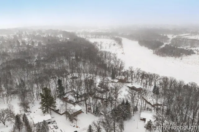 $300,000 | 8511 Riverest Drive, Portland, MI 48875