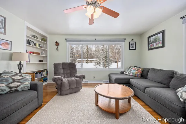 $300,000 | 8511 Riverest Drive, Portland, MI 48875