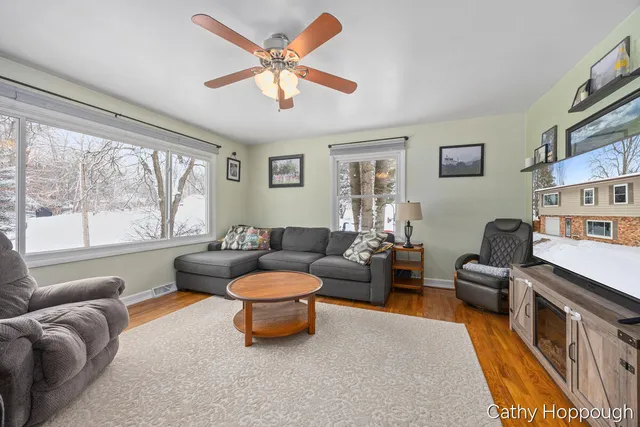 $300,000 | 8511 Riverest Drive, Portland, MI 48875