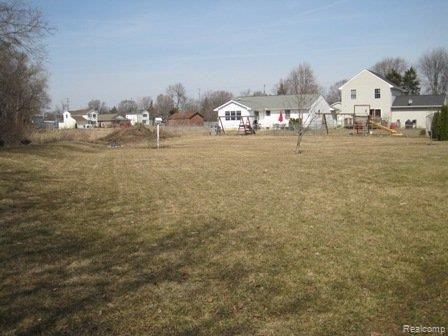 612 Sarah Lane Milan, MI 48160 - Photo 18 of 19 Backyard.jpg