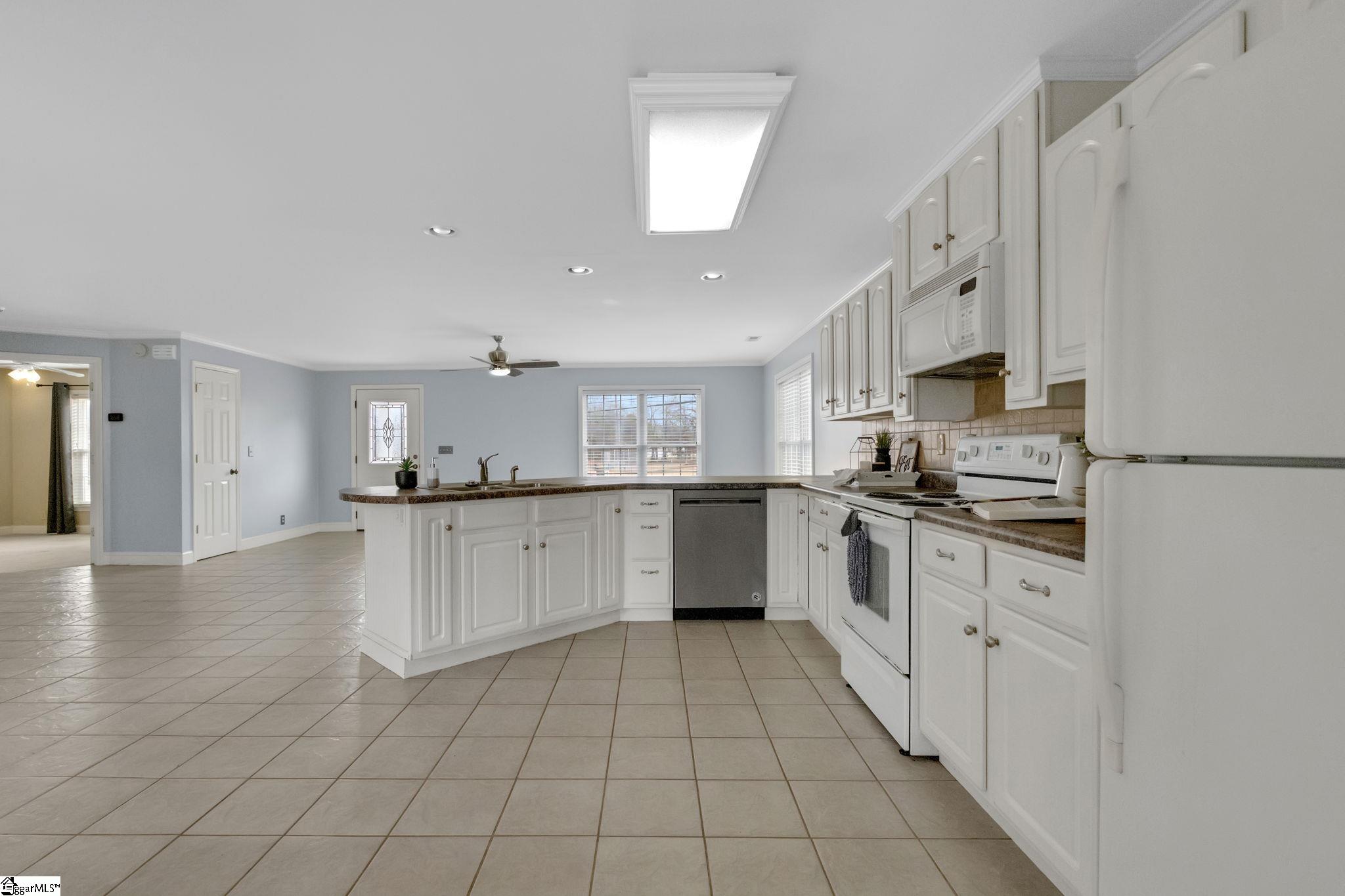 115 Taylors Road Taylors, SC 29687 - Photo 12 of 25