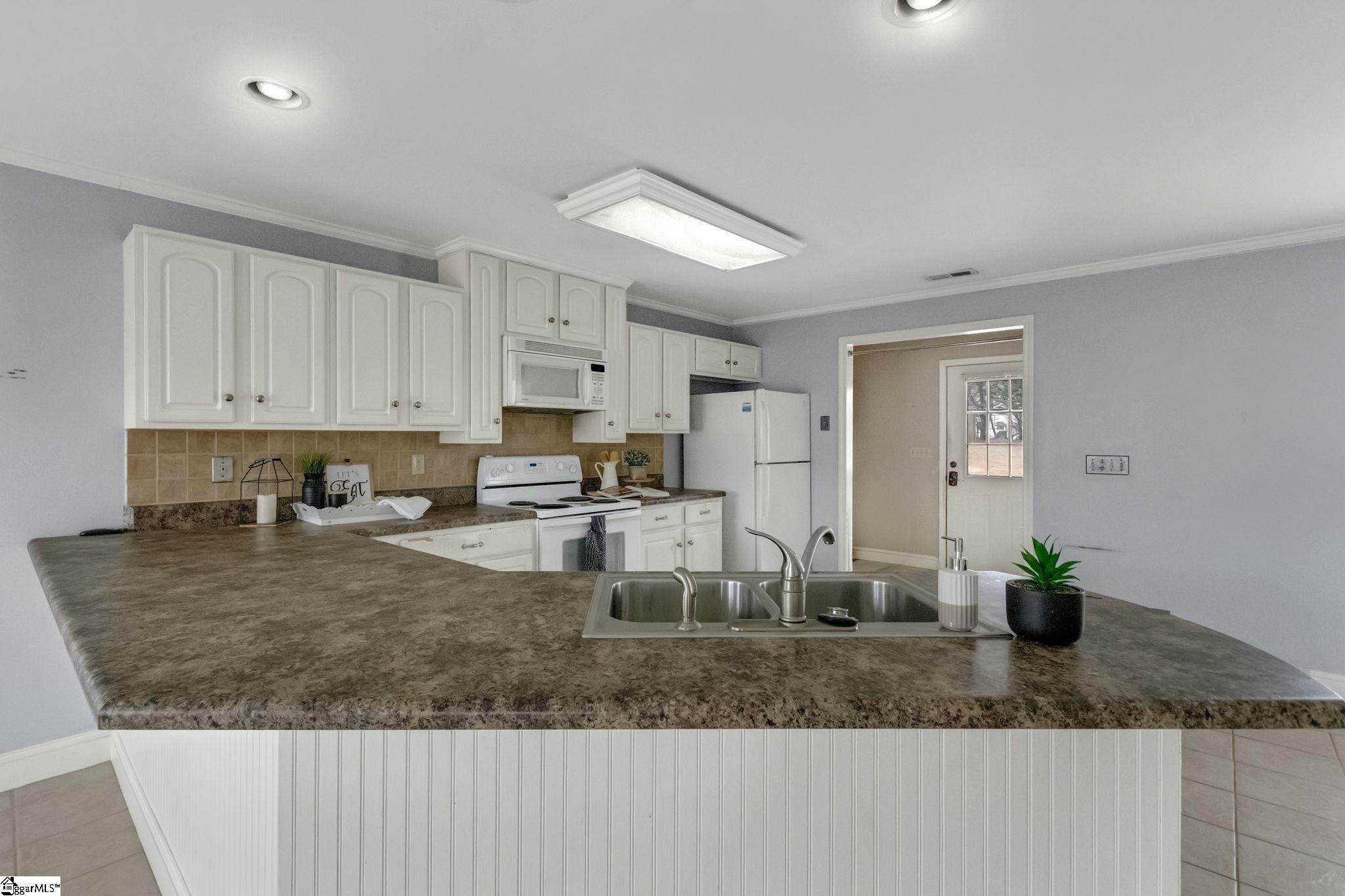 115 Taylors Road Taylors, SC 29687 - Photo 8 of 25