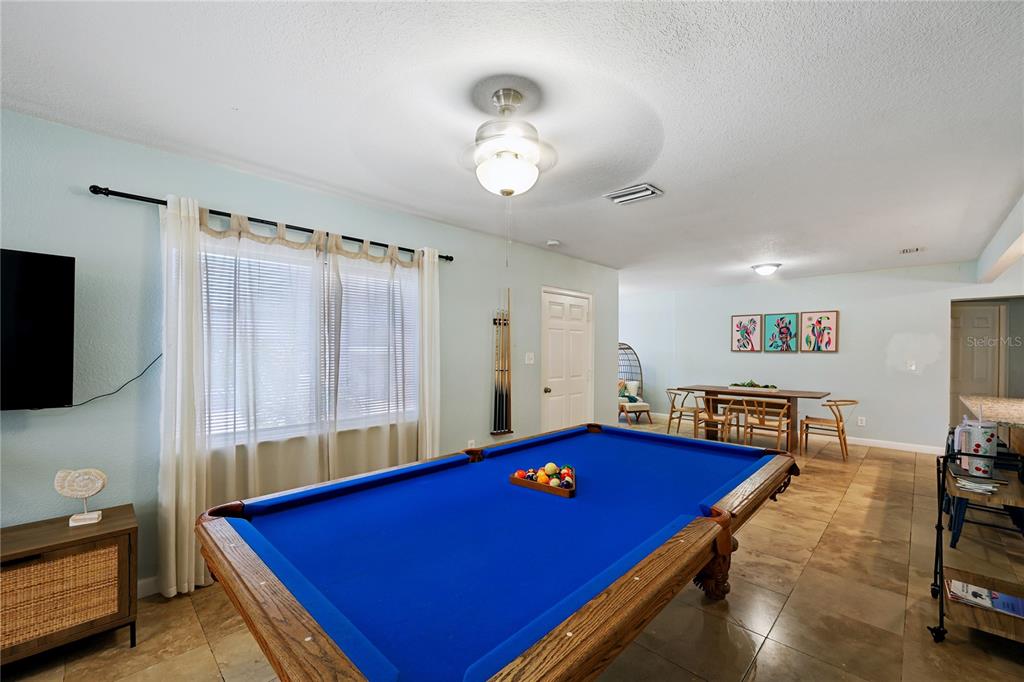 8479 Pinewood Road Sarasota, FL 34243 - Photo 9 of 28 Gallery Image 9
