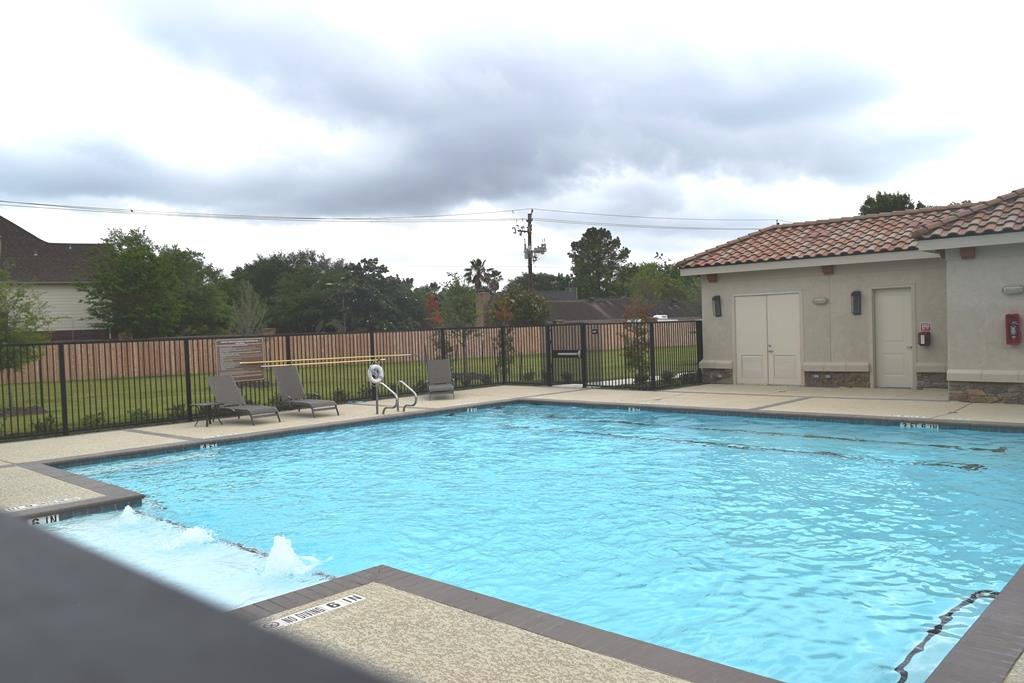 13117 Stoneleigh Terrace Drive Houston, TX 77077 - Photo 21 of 23 a view of a terrace