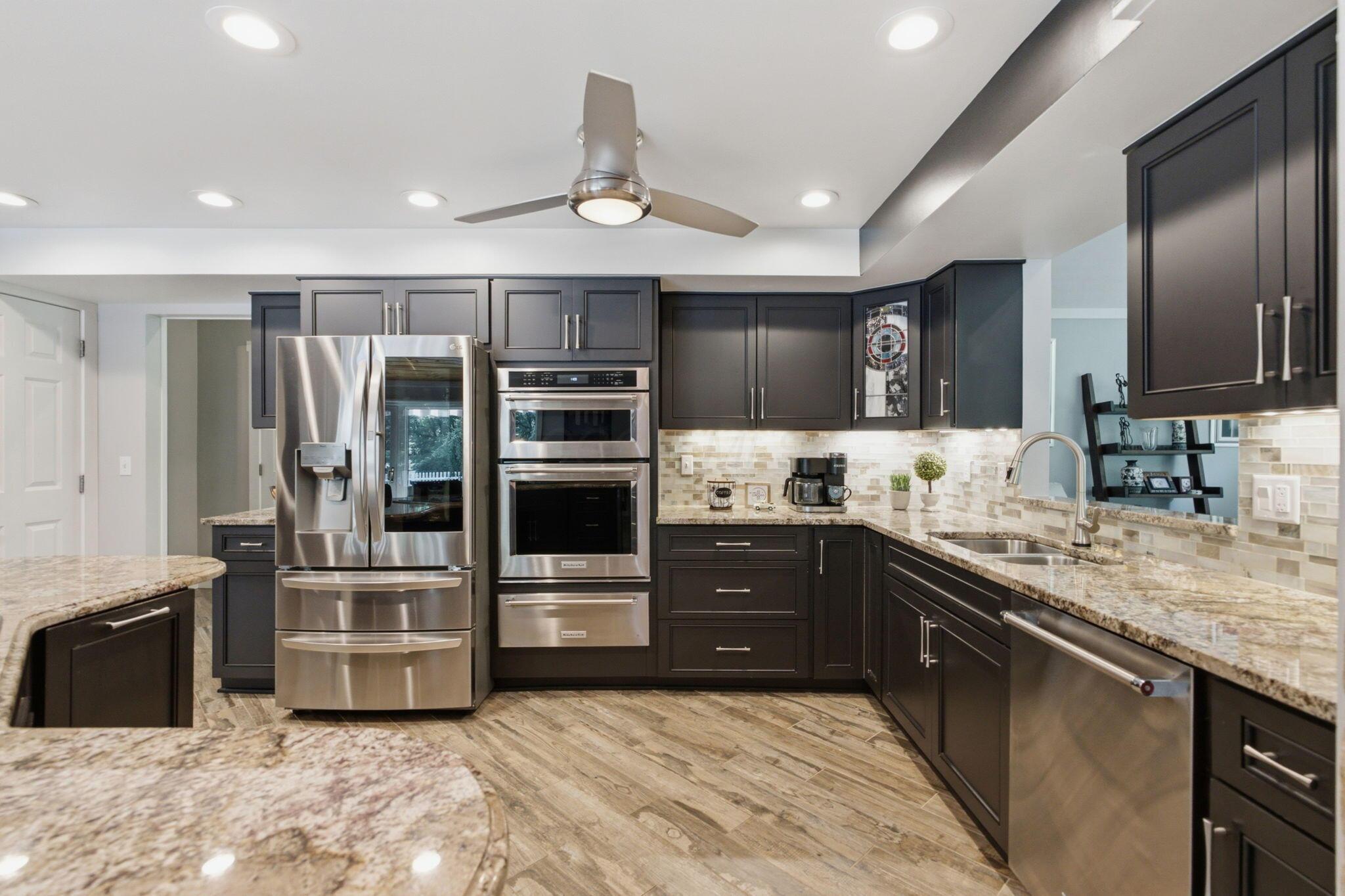 7232 Lee Road Westerville, OH 43081 - Photo 32 of 122 Kitchen with quartz counters