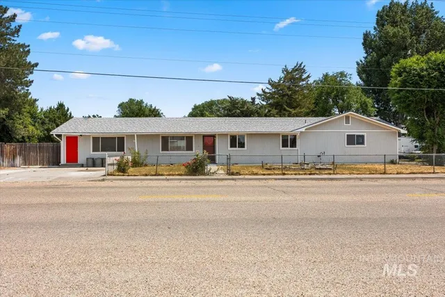 $2,500 | 435 North Haskett Street, Mountain Home, ID 83647
