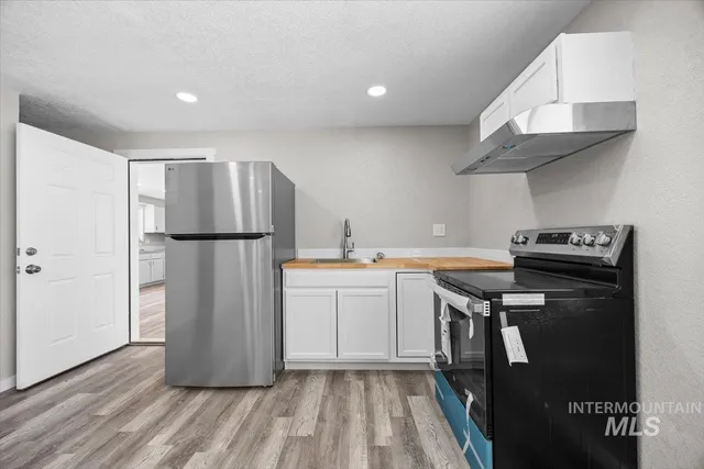 $2,500 | 435 North Haskett Street, Mountain Home, ID 83647