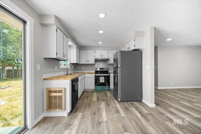 $2,500 | 435 North Haskett Street, Mountain Home, ID 83647