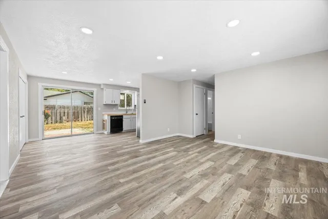 $2,500 | 435 North Haskett Street, Mountain Home, ID 83647