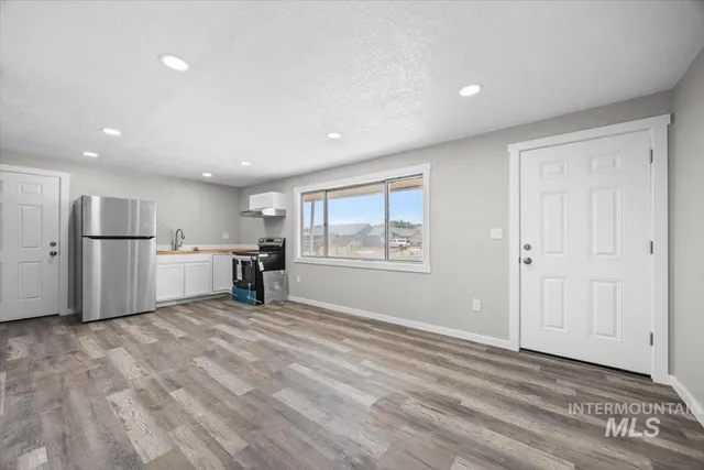 $2,500 | 435 North Haskett Street, Mountain Home, ID 83647