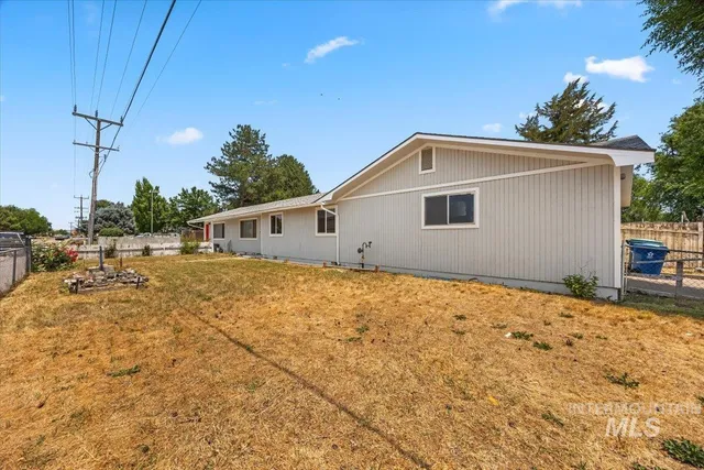 $2,500 | 435 North Haskett Street, Mountain Home, ID 83647