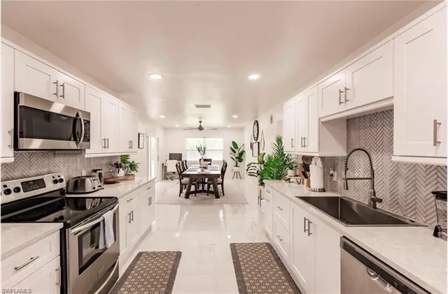 $3,300 | 96 Wickliffe Drive, Naples, FL 34110