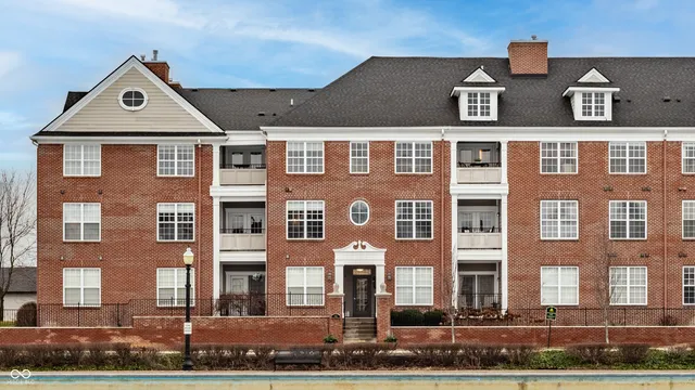 $365,000 | 451 American Way North, Unit 1C, Carmel, IN 46032
