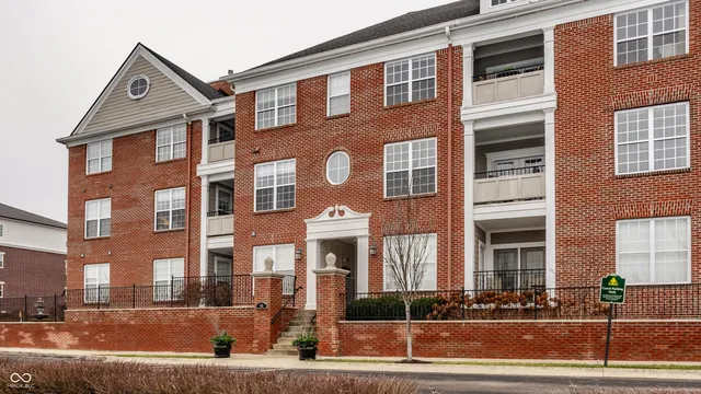 $365,000 | 451 American Way North, Unit 1C, Carmel, IN 46032
