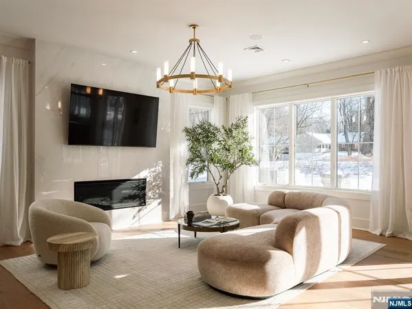 $2,450,000 | 16-18 Paris Avenue, Unit 4, Northvale, NJ 07647