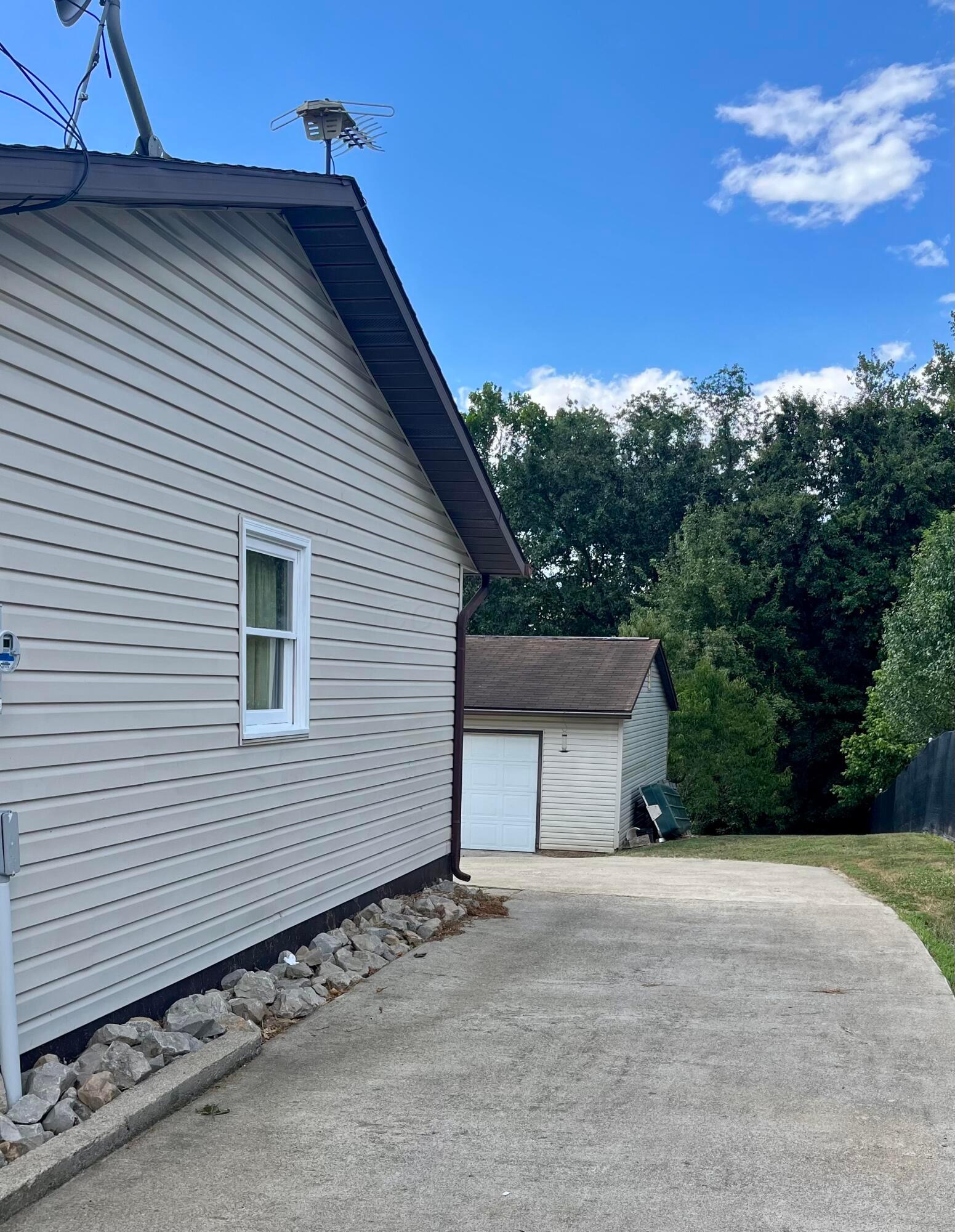 1139 Old McArthur Road Logan, OH 43138 - Photo 14 of 17 IMG_0460