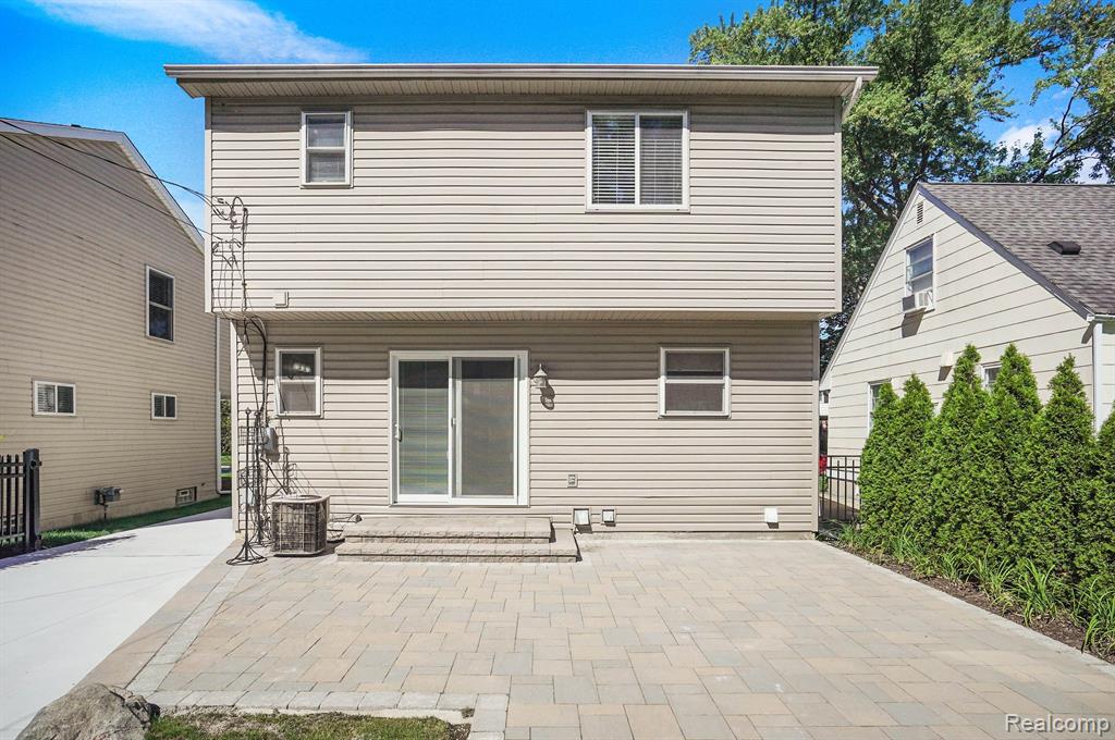 3328 Harvard Road Royal Oak, MI 48073 - Photo 27 of 33