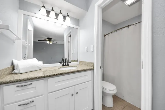 $250,000 | 9915 Forest Hollow Drive, Baytown, TX 77521