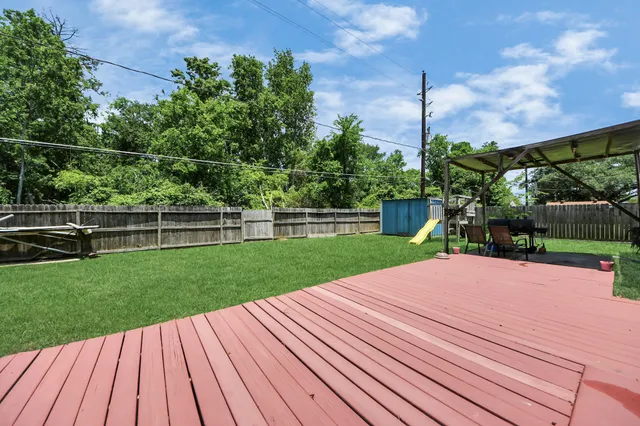 $250,000 | 9915 Forest Hollow Drive, Baytown, TX 77521