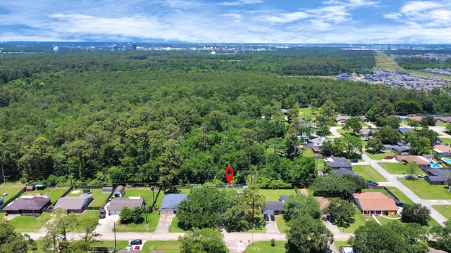 $250,000 | 9915 Forest Hollow Drive, Baytown, TX 77521