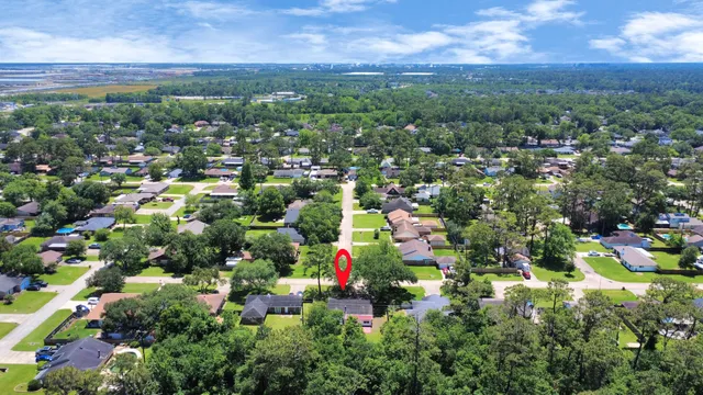 $250,000 | 9915 Forest Hollow Drive, Baytown, TX 77521